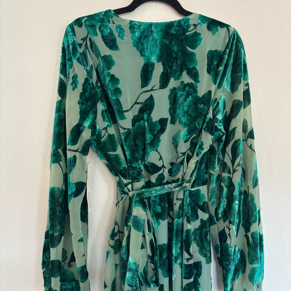 Anthropologie Hutch Long-Sleeve V-Neck Wrap Midi Dress Velvet Green NWT - Picture 9 of 11
